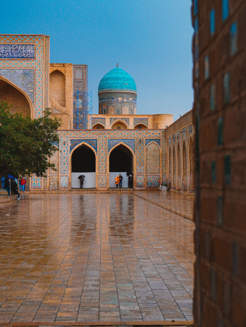 ouzb02